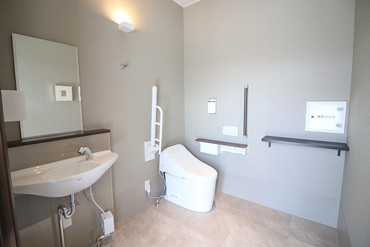 化粧室（バリアフリー）